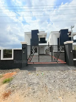 4bdrm Duplex in Pakuro for sale