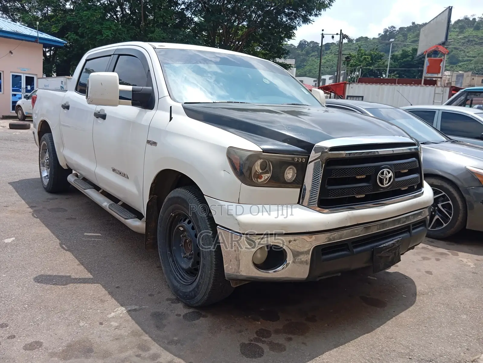Toyota Tundra 2011 White