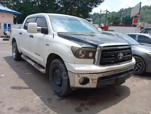 Toyota Tundra 2011 White