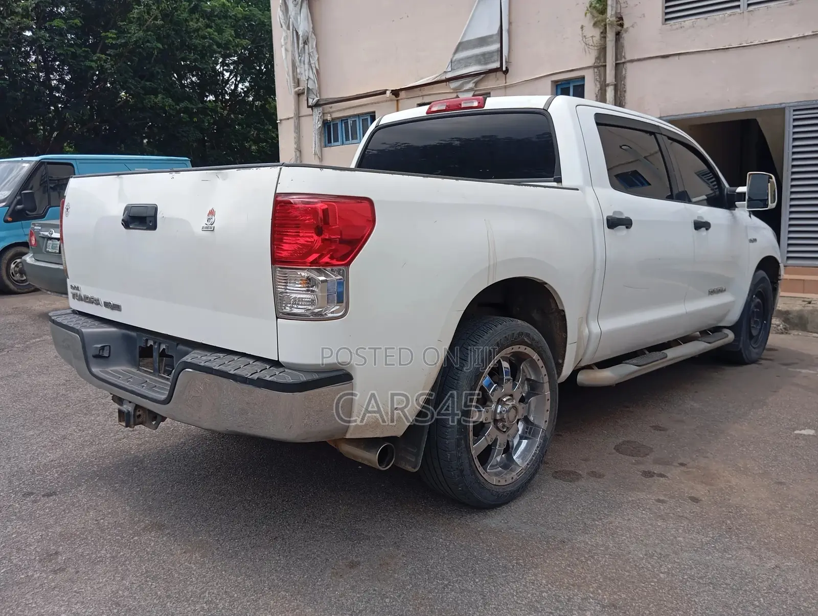 Toyota Tundra 2011 White