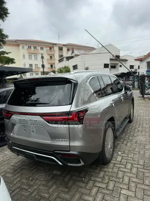 Lexus LX 2025 Silver