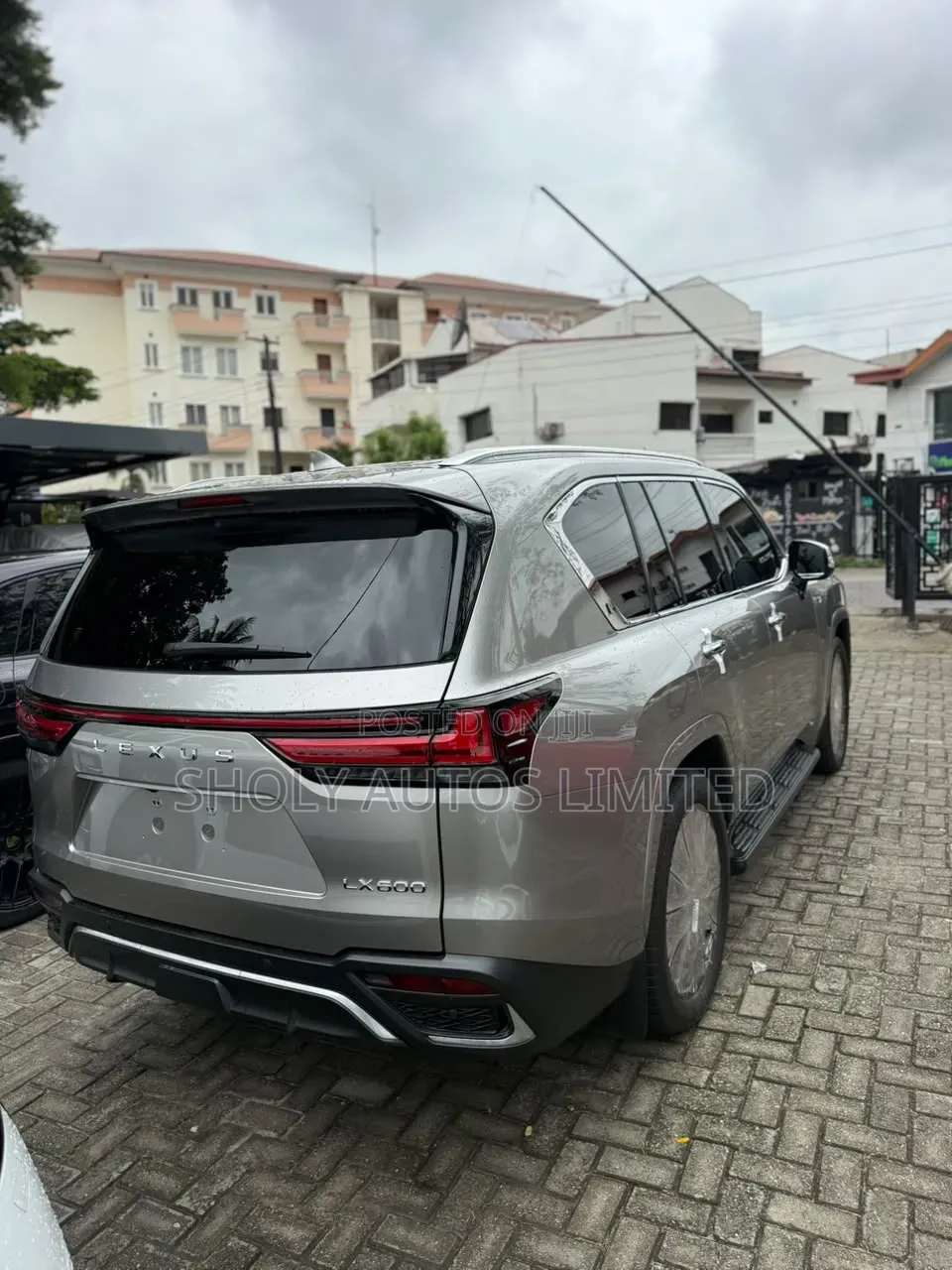 Lexus LX 2025 Silver