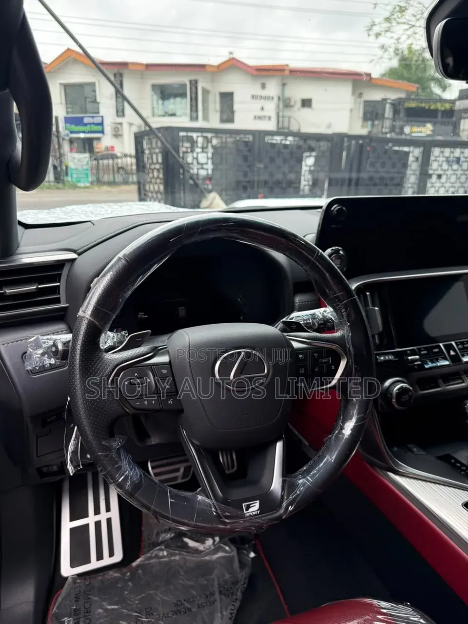 Lexus LX 2025 Silver