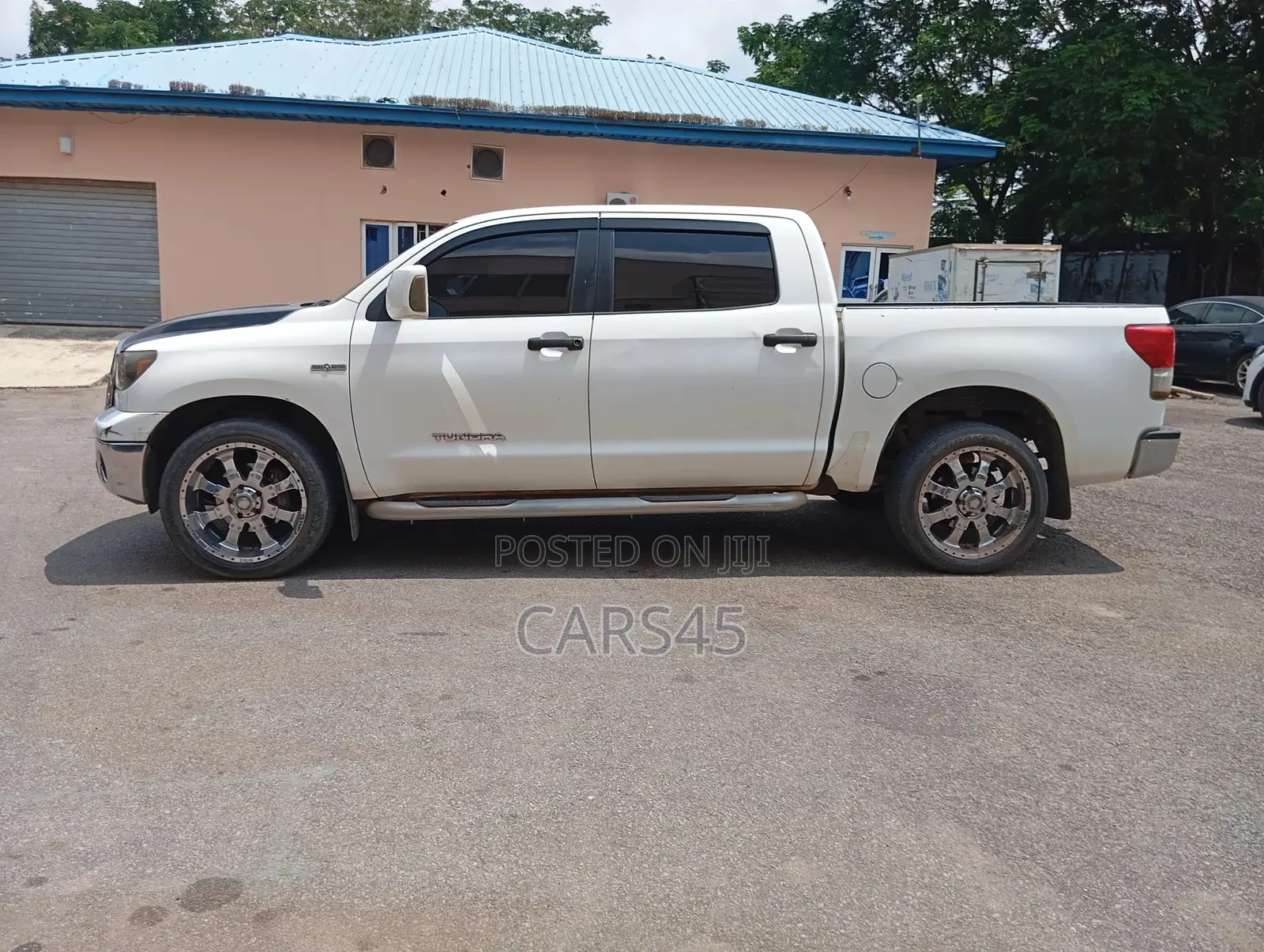 Toyota Tundra 2011 White