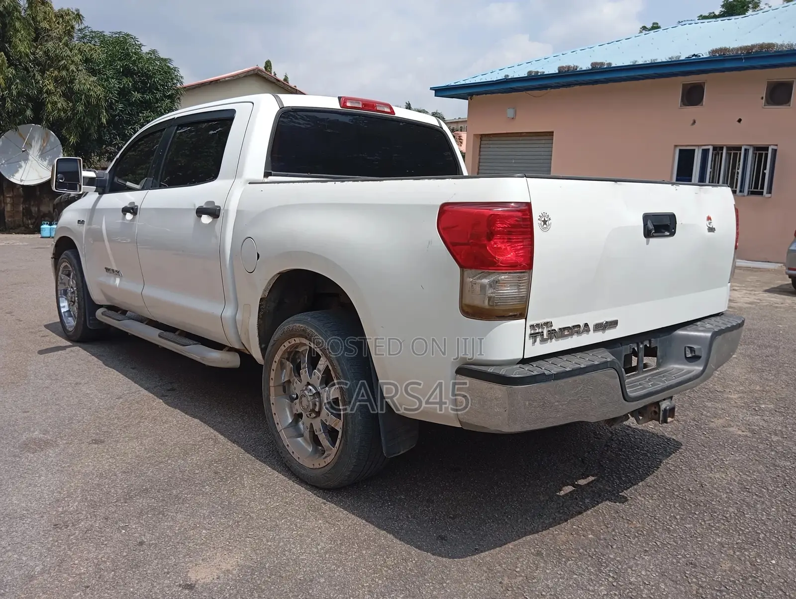 Toyota Tundra 2011 White