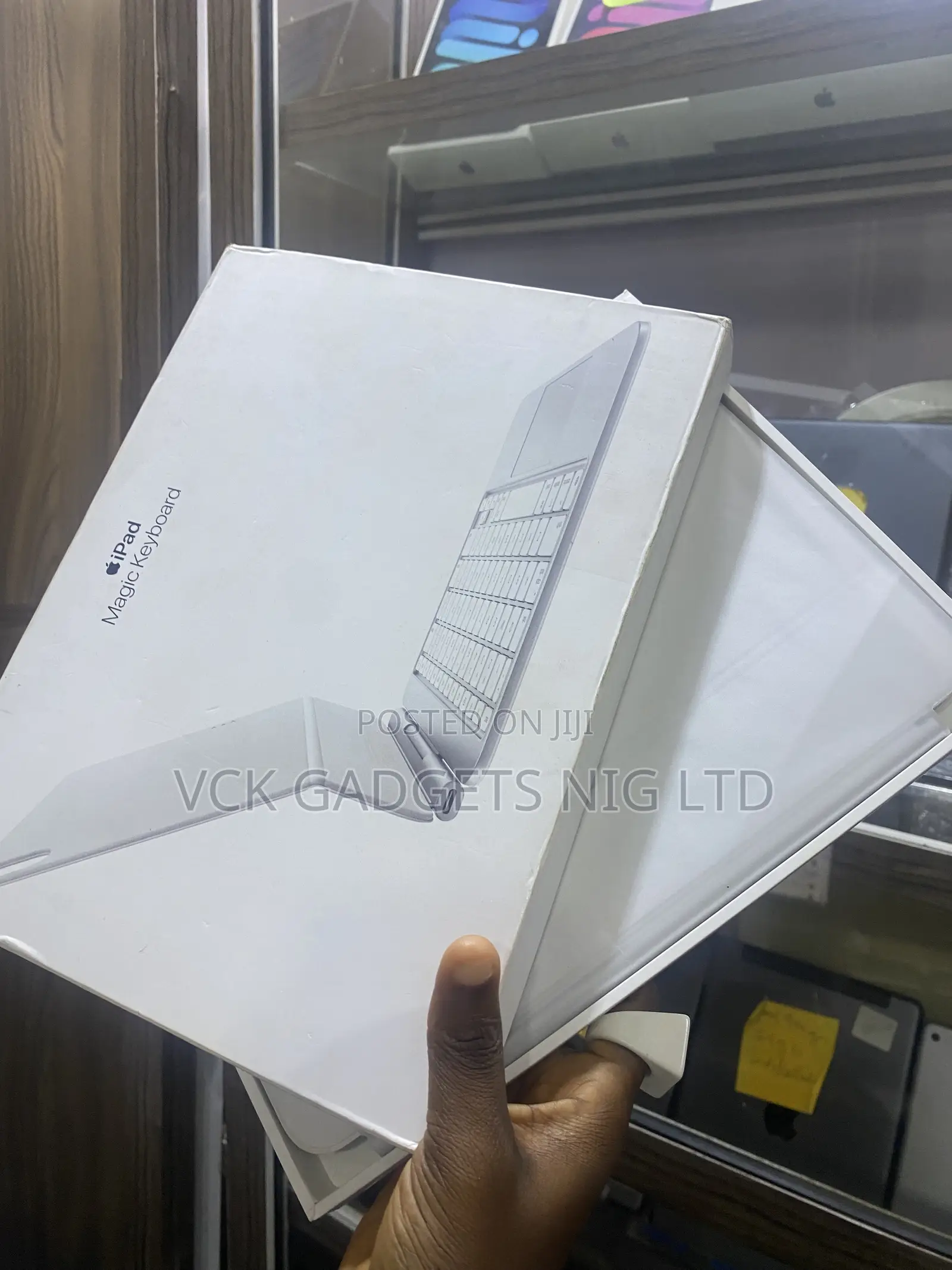 iPad Pro 11inch M4 Magic Keyboard