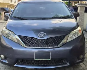 Toyota Sienna LE 8 Passenger 2012 Gray