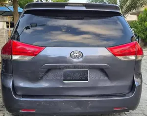 Toyota Sienna LE 8 Passenger 2012 Gray