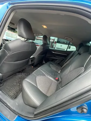 Toyota Camry 2018 Blue