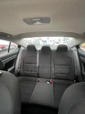 Hyundai Elantra 2019 Silver