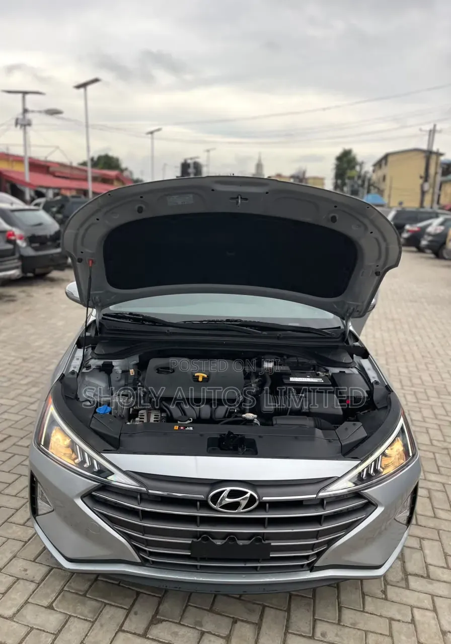 Hyundai Elantra 2019 Silver