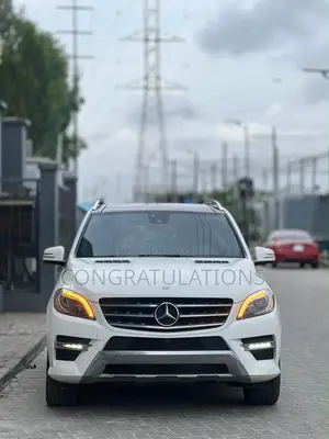 Mercedes-Benz M Class ML350 4MATIC 4dr SUV AWD (3.5L 6cyl 7A) 2014