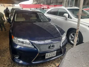 Lexus ES 2015 Blue