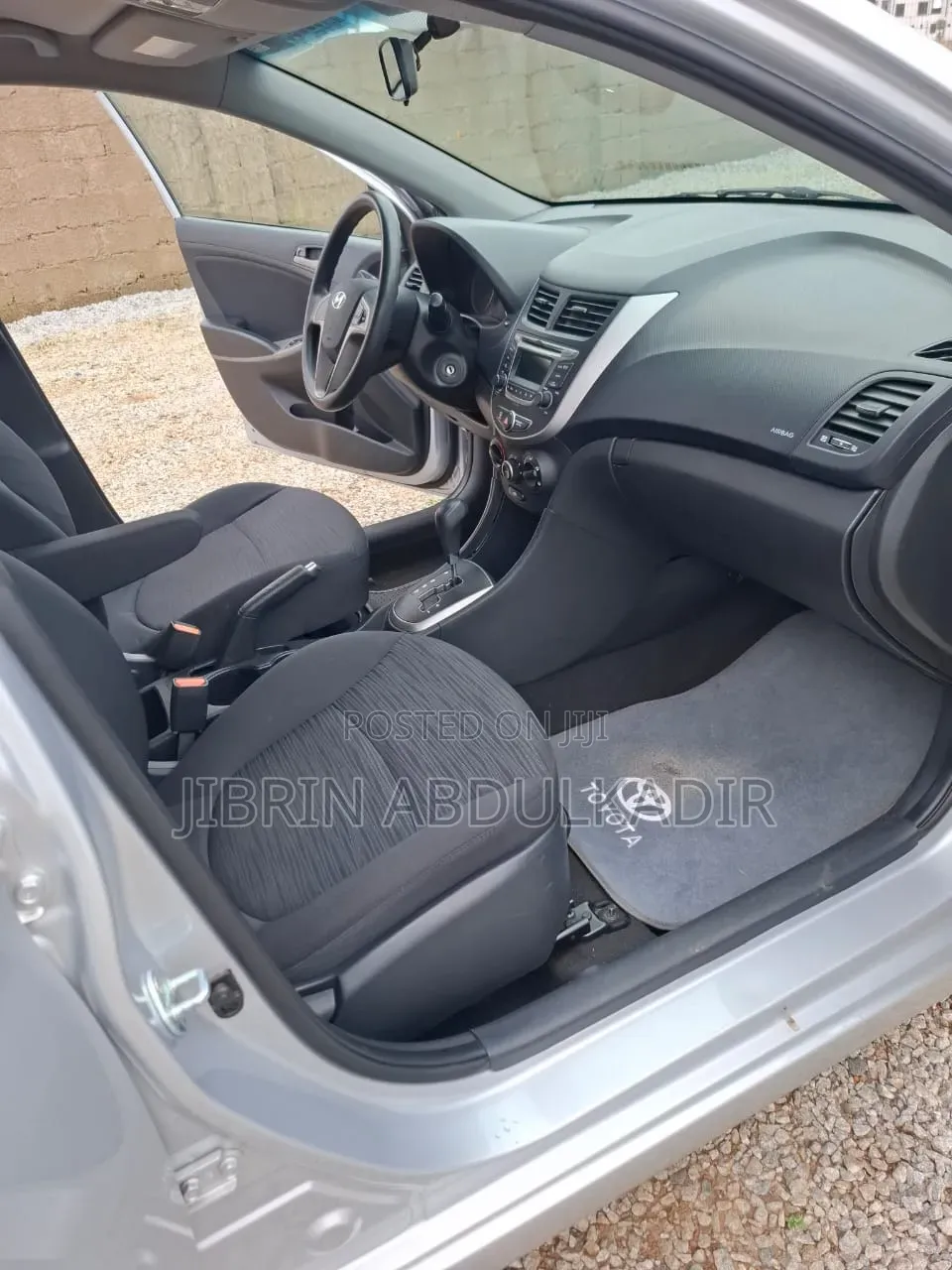 Hyundai Accent SE Hatchback 2017 Silver