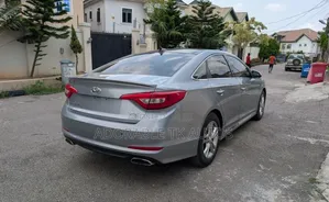 Hyundai Sonata Limited 4dr Sedan (2.4L 4cyl 6A) 2015 Gray