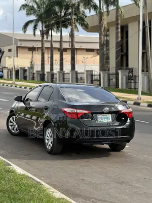 Toyota Corolla S 4dr Sedan (1.8L 4cyl CVT) 2016 Black