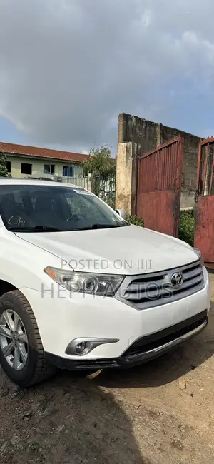 Toyota Highlander Hybrid 2012 White