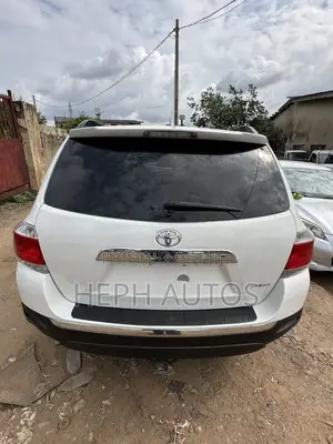 Toyota Highlander Hybrid 2012 White