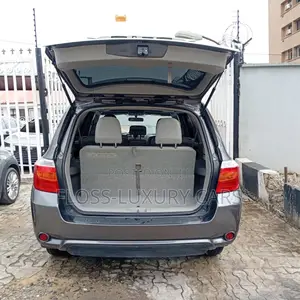 Toyota Highlander SE 2010 Gray