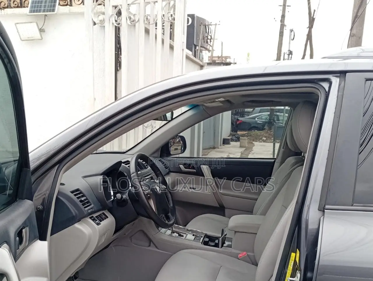 Toyota Highlander SE 2010 Gray