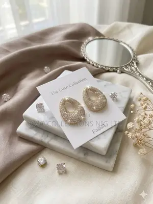 Luxe Collection Ladies’ Teardrop Original Stud Earrings