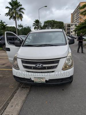 Hyundai H200 2013 White