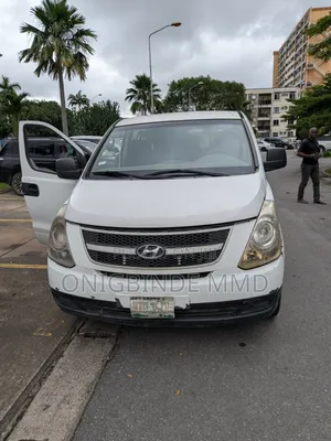 Hyundai H200 2013 White