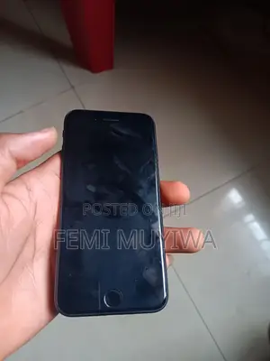 Apple iPhone 7 32 GB Black