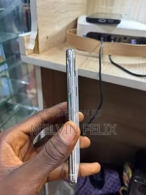 Apple iPhone X 64 GB White