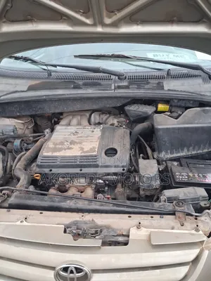 Toyota Sienna 2002 Gold