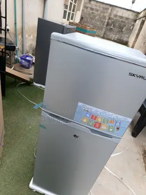Skyrun 138HC Refrigerator – Perfect for Everyday Food Storage
