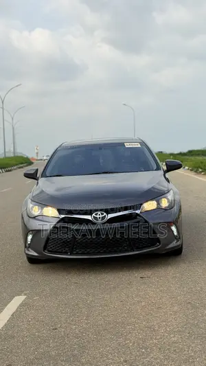 Toyota Camry SE 4dr Sedan (2.5L 4cyl 6A) 2016 Gray