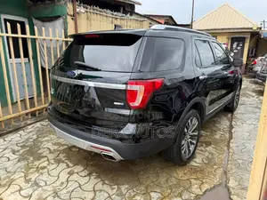 Ford Explorer 2016 Black