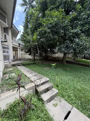 6bdrm Mansion in Maitama for rent