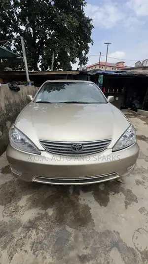 Toyota Camry 2006 Gold