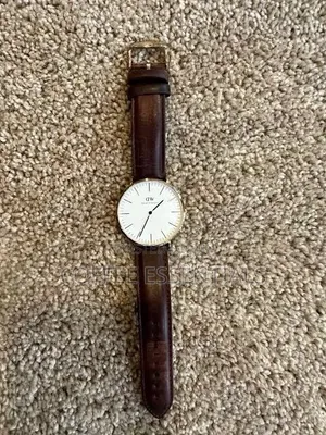 Classic Minimalist Leather Watches