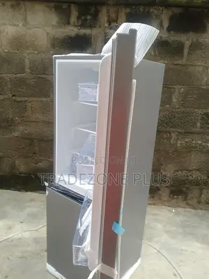 Hisense Spacious 225L Refrigerator