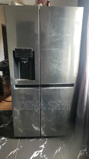 668litres LG Inverter Fridge in Warri, Delta State