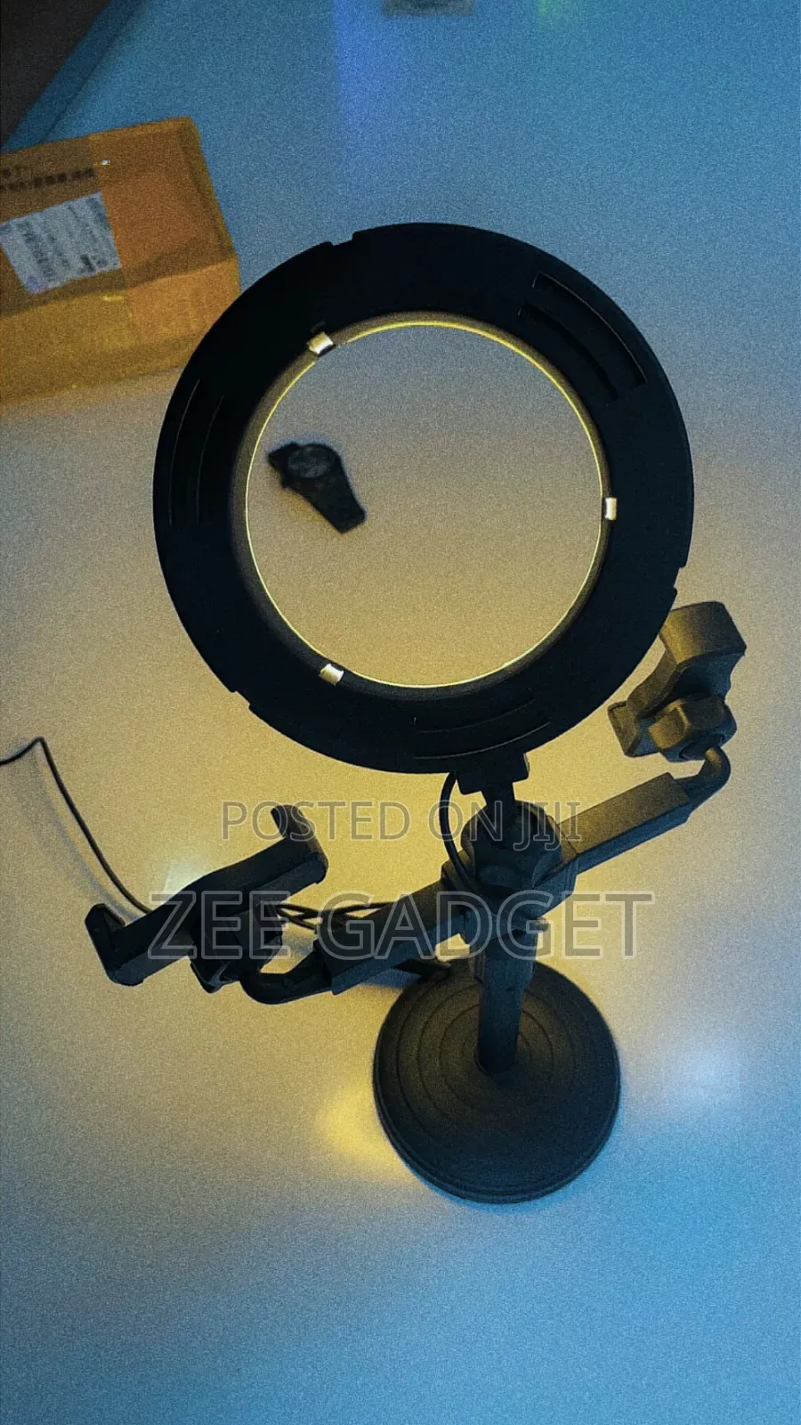Two-Hand Mobile Phone Live Light Holder Stand