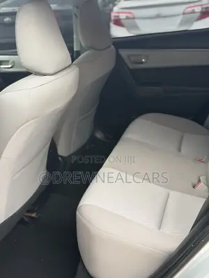 Toyota Corolla LE 4dr Sedan (1.8L 4cyl CVT) 2017 Silver