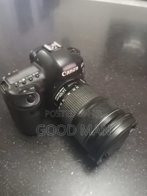 Canon 5D Mark Iv With 24 - 70mm Lens