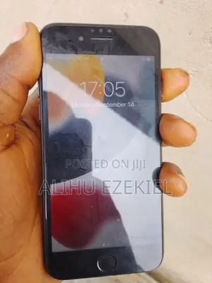 Apple iPhone 7 32 GB Black