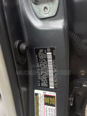 Toyota Camry LE 4dr Sedan (2.5L 4cyl 6A) 2011 Gray