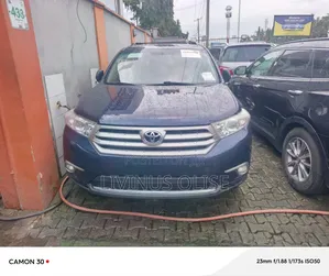 Toyota Highlander 2013 Blue