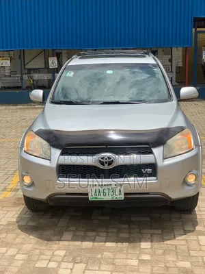 Toyota RAV4 2010 Silver