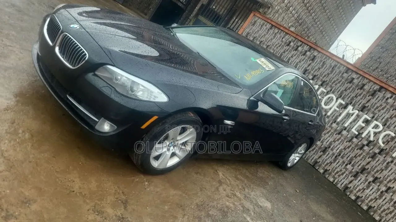 BMW 523i 2012 Black