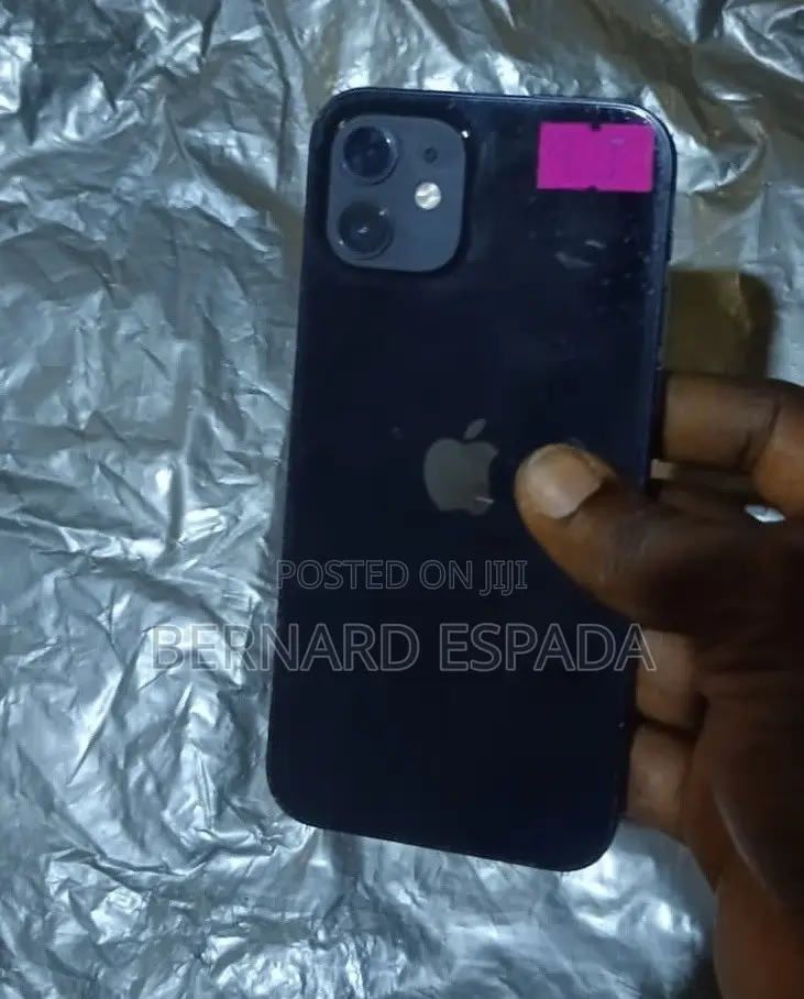 Apple iPhone 12 64 GB
