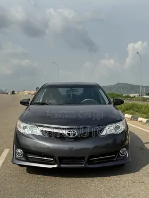 Toyota Camry SE 4dr Sedan (2.5L 4cyl 6A) 2013 Gray