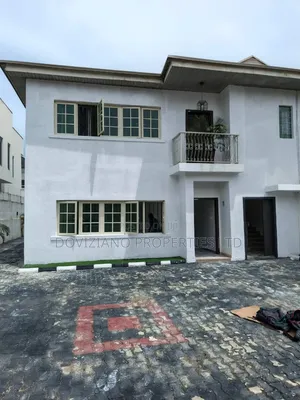 2bdrm Apartment in Lekki Phase 1 for rent
