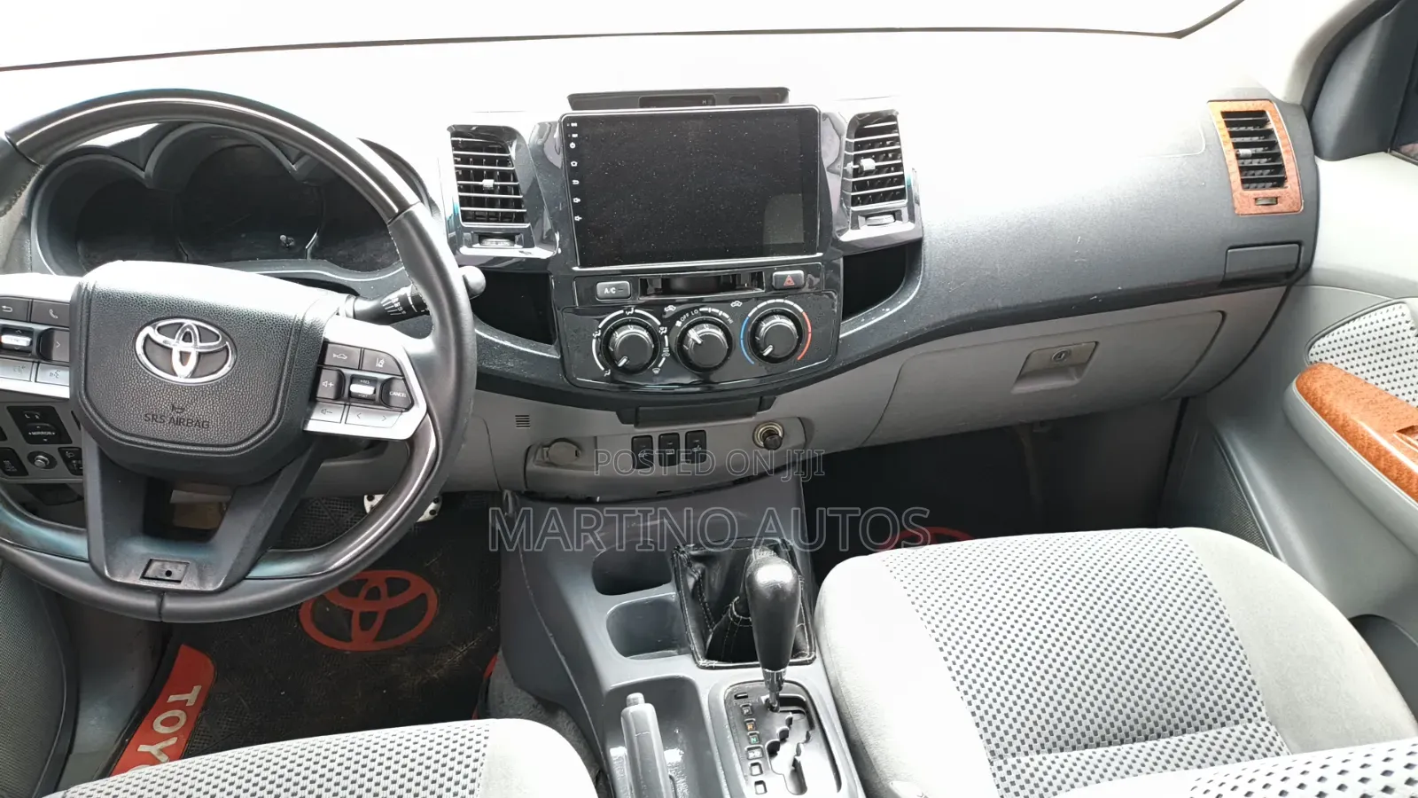 Toyota Hilux 2015 Black